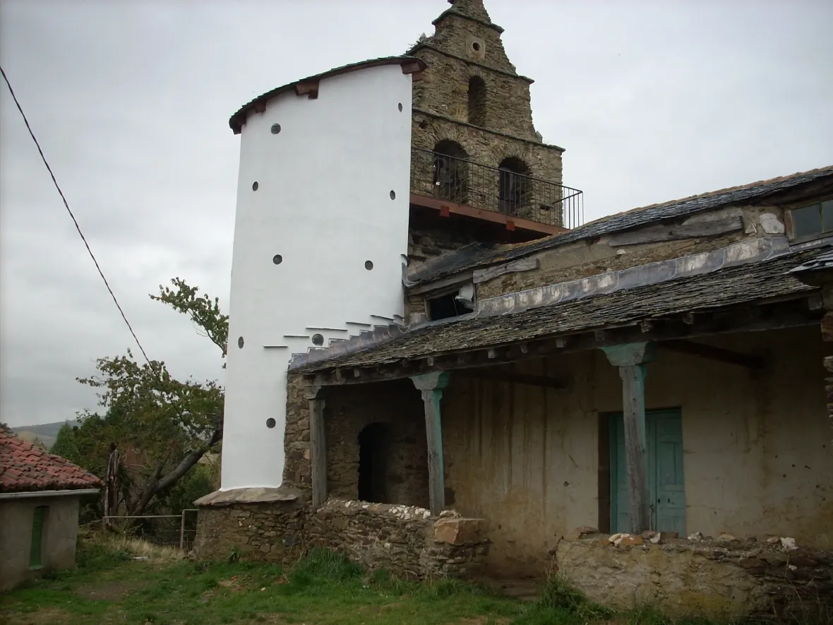 Decolesa - Iglesia Campo La Lomba