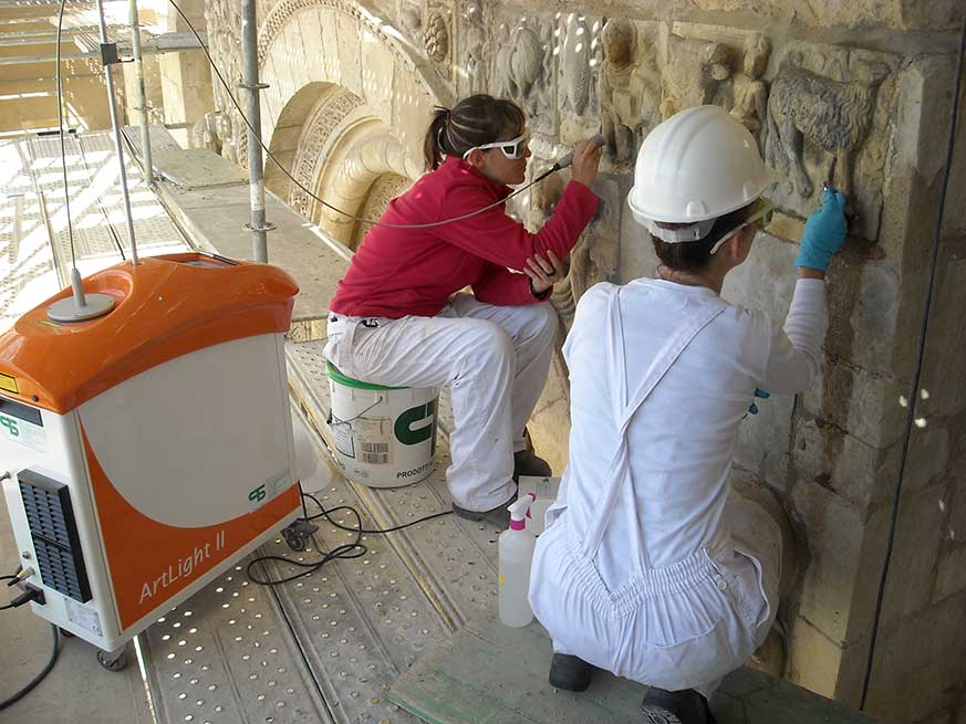 LIMPIEZA CON LASER Restauración de la fachada Sur de la Basílica de la Real Colegiata de San Isidoro